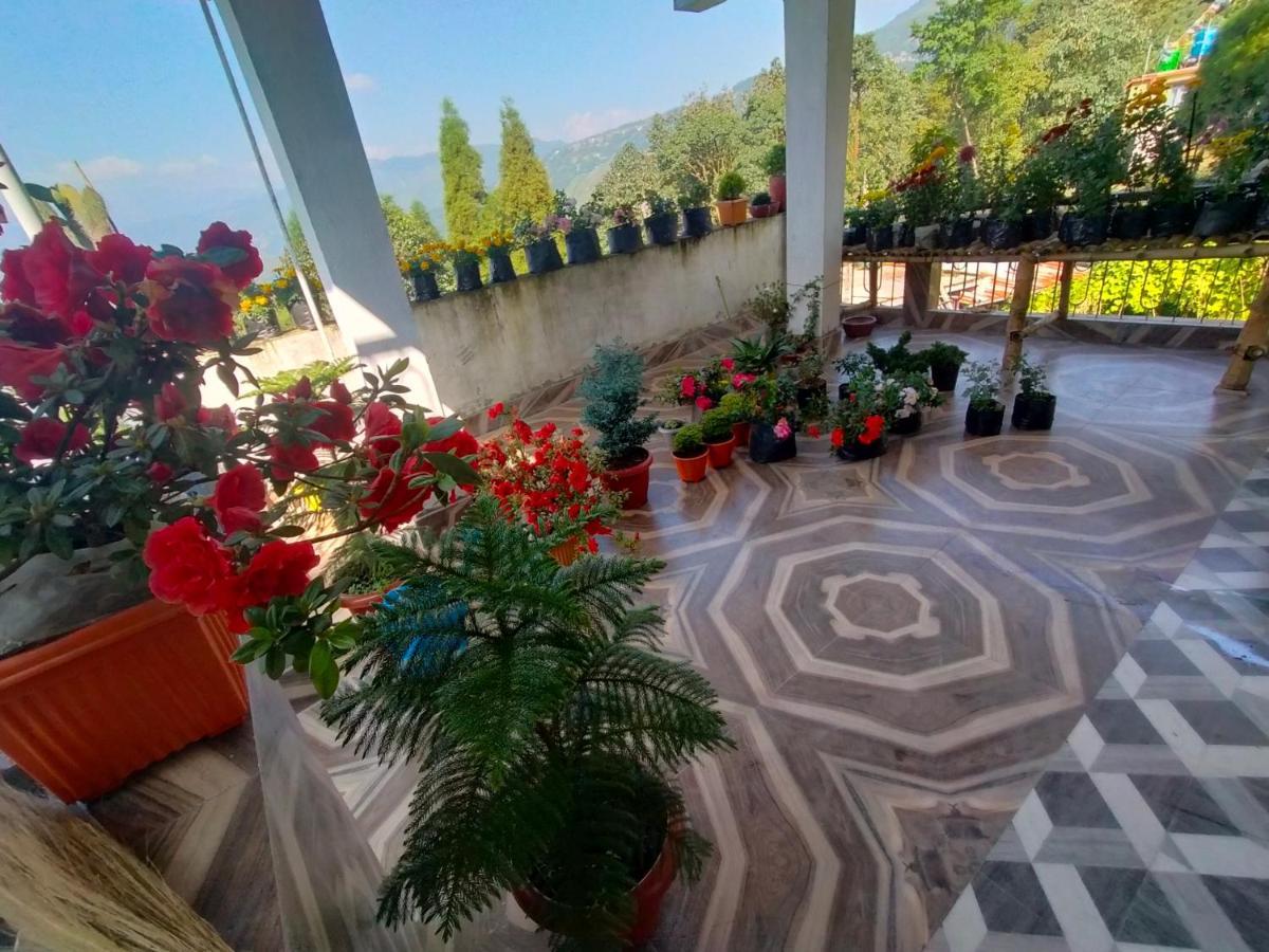 Ajit Homestay, Darjeeling ダージリン エクステリア 写真
