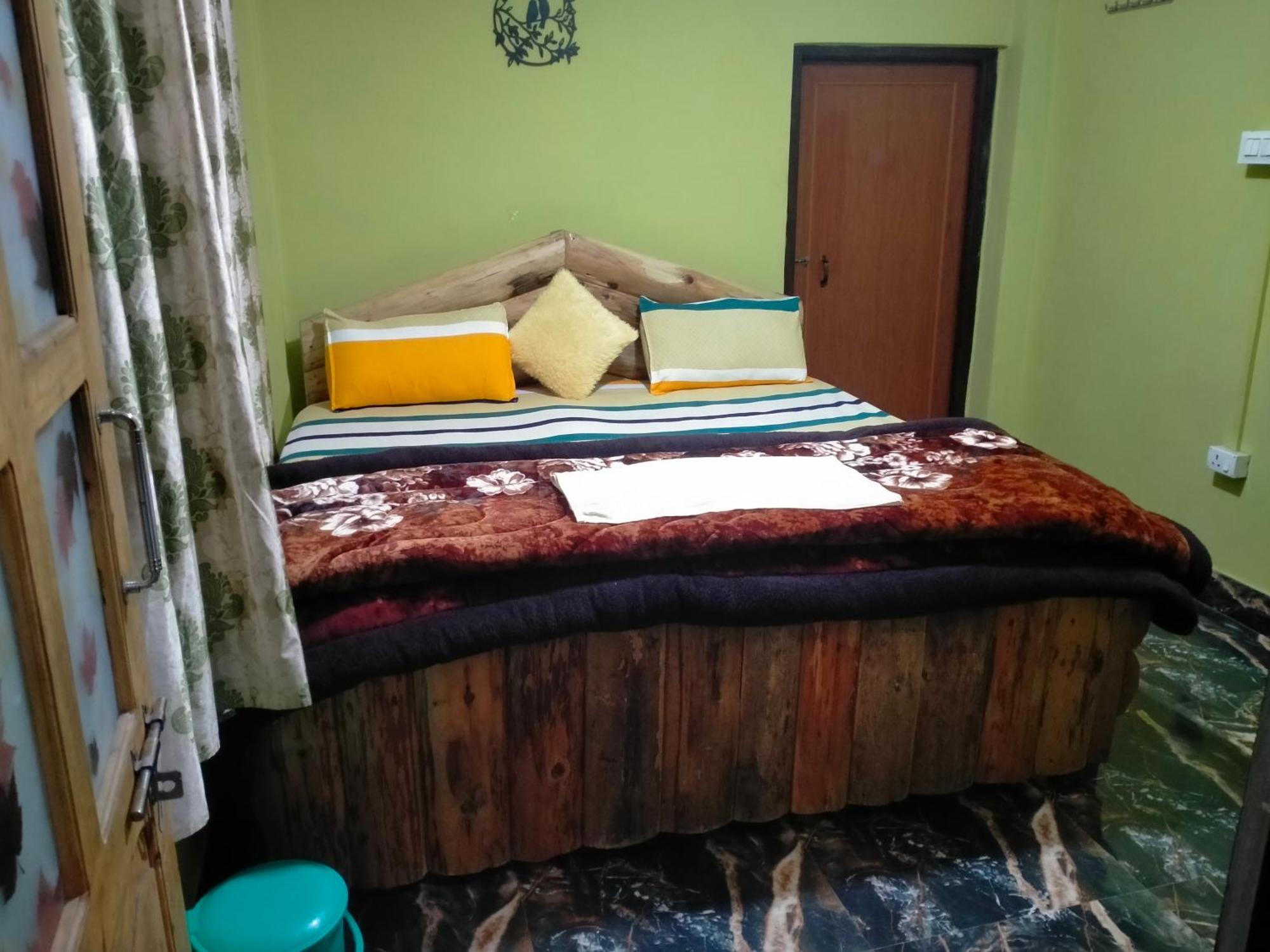 Ajit Homestay, Darjeeling ダージリン エクステリア 写真